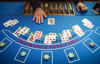 Maxwin303 Poker Online: Strategies & Tips